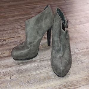Sofia Vergara Womens Sz 9 Flame Ankle Boots Gray Suede like Zip Stiletto Heel